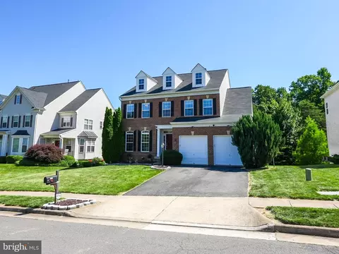 Exterior - 18931 Highland Park Dr, Triangle, VA 22172 photo 2 of 12