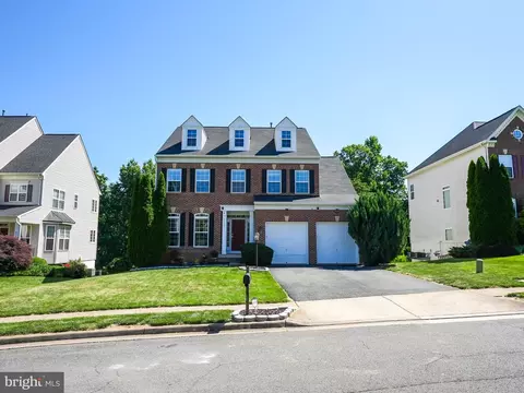 Exterior - 18931 Highland Park Dr, Triangle, VA 22172 photo 3 of 12