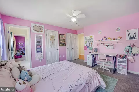 Bedroom - 18931 Highland Park Dr, Triangle, VA 22172 photo 7 of 7