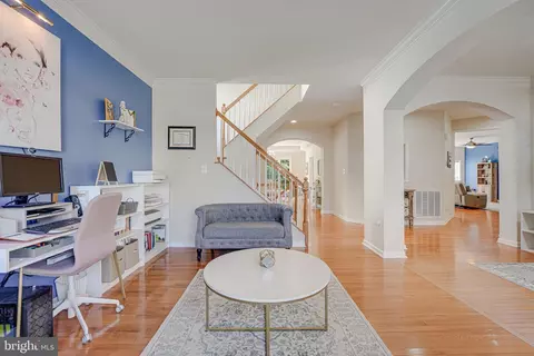 Entry Way - 18931 Highland Park Dr, Triangle, VA 22172 photo 2 of 10