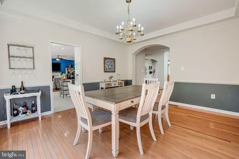 Dining - 18931 Highland Park Dr, Triangle, VA 22172 photo 2 of 2