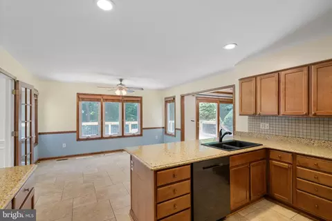 8213 Honeysuckle Rd, Manassas, VA 20112 photo 21