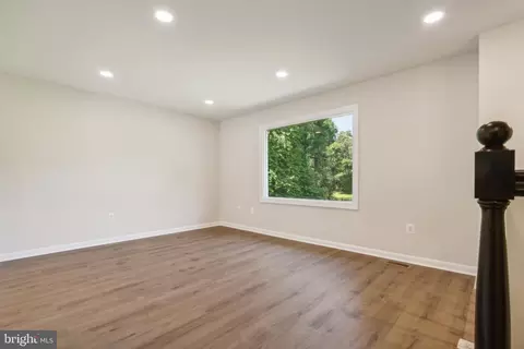 Living - 6734 Steity Ln, Manassas, VA 20111 photo 1 of 6