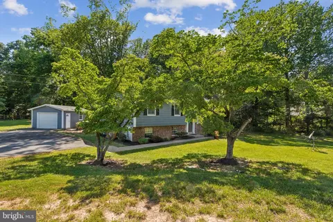 Exterior - 6734 Steity Ln, Manassas, VA 20111 photo 2 of 4
