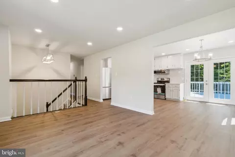Entry Way - 6734 Steity Ln, Manassas, VA 20111 photo 2 of 2