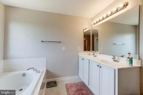 6603 Parville Loop, Gainesville, VA 20155 photo 24
