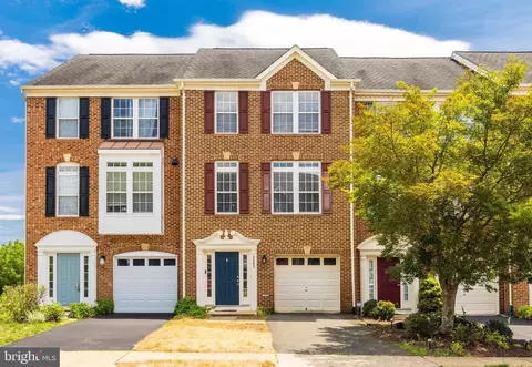6603 Parville Loop, Gainesville, VA 20155