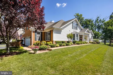5213 Armour Ct, Haymarket, VA 20169