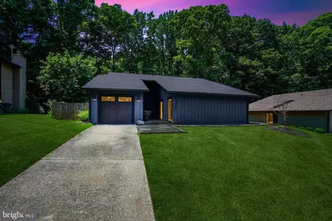 12306 Mulberry Ct, Woodbridge, VA 22192
