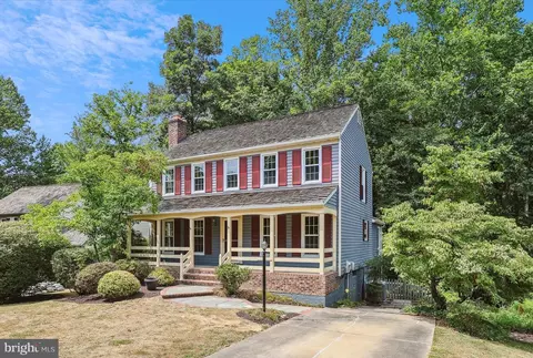 3126 Woods Cove Ln, Woodbridge, VA 22192