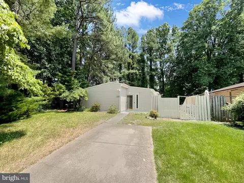 2486 Linwood Ln, Woodbridge, VA 22192
