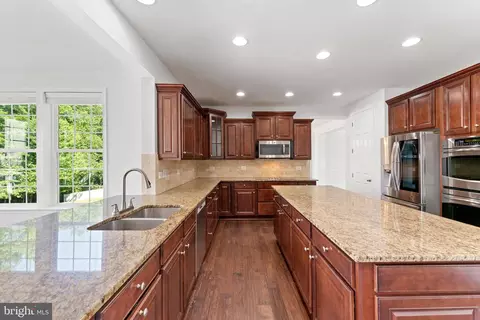 Kitchen - 3255 Kira Ct, Triangle, VA 22172 photo 3 of 4