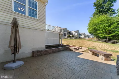 Exterior - 3255 Kira Ct, Triangle, VA 22172 photo 8 of 15