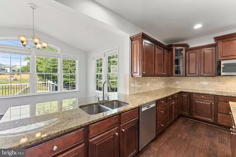 Kitchen - 3255 Kira Ct, Triangle, VA 22172 photo 4 of 4