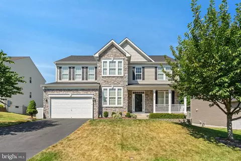 3255 Kira Ct, Triangle, VA 22172