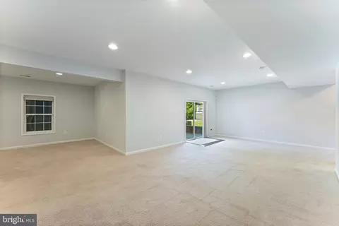 Living - 3255 Kira Ct, Triangle, VA 22172 photo 8 of 8