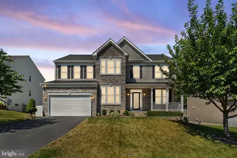 Exterior - 3255 Kira Ct, Triangle, VA 22172 photo 15 of 15