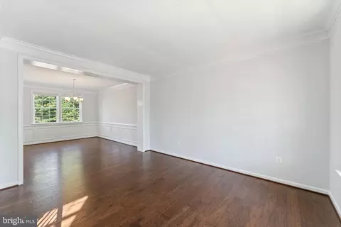 Living - 3255 Kira Ct, Triangle, VA 22172 photo 1 of 8
