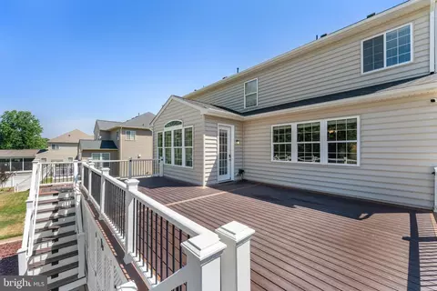 Exterior - 3255 Kira Ct, Triangle, VA 22172 photo 6 of 15