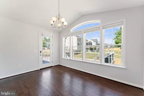 Entry Way - 3255 Kira Ct, Triangle, VA 22172 photo 5 of 12
