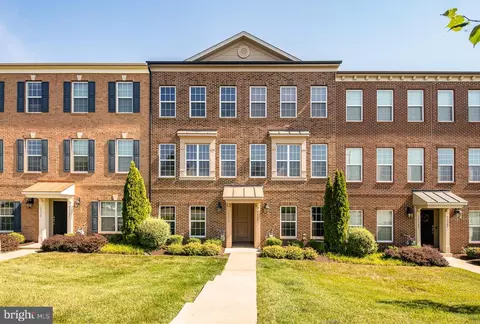 15393 Rosemont Manor Dr, Haymarket, VA 20169