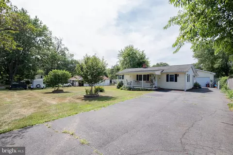 8209 Birch St, Manassas, VA 20111