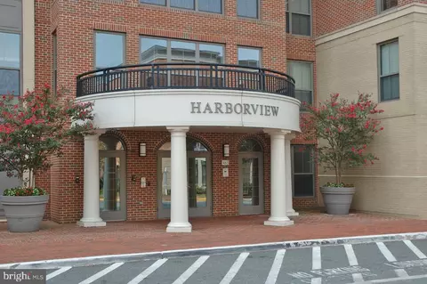 485 Harbor Side St #801, Woodbridge, VA 22191