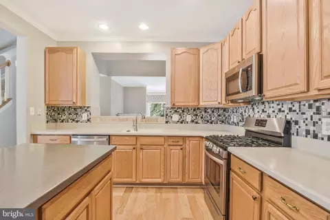13701 Currant Loop, Gainesville, VA 20155 photo 10