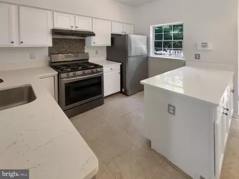 4220 Ashmere Cir, Dumfries, VA 22025 photo 6