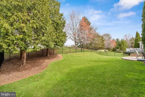 Exterior - 8158 Snead Loop, Gainesville, VA 20155 photo 10 of 15