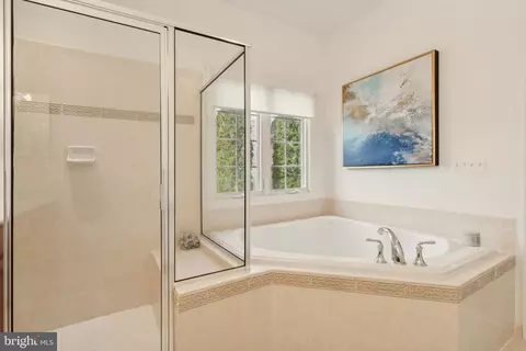 Bath - 8158 Snead Loop, Gainesville, VA 20155 photo 2 of 4