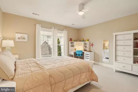 Bedroom - 8158 Snead Loop, Gainesville, VA 20155 photo 5 of 16