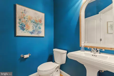 Bath - 8158 Snead Loop, Gainesville, VA 20155 photo 3 of 4