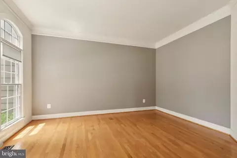 Living - 8158 Snead Loop, Gainesville, VA 20155 photo 2 of 5