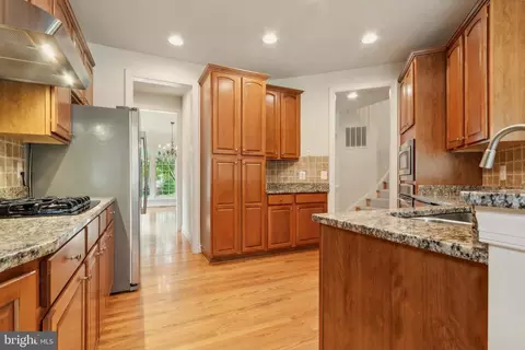 Entry Way - 8158 Snead Loop, Gainesville, VA 20155 photo 5 of 13