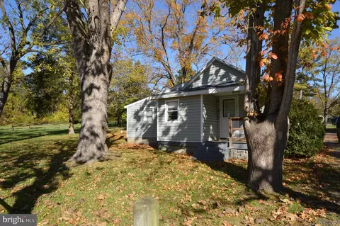 17725 Batestown Rd, Dumfries, VA 22025