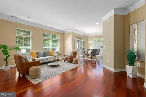 680 Watermans Dr #103, Woodbridge, VA 22191