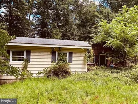 12105 Kahns Rd, Manassas, VA 20112