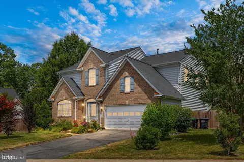 5916 Talmadge Dr, Woodbridge, VA 22193