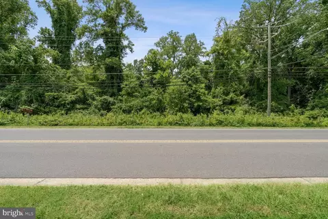 19022 Fuller Heights Rd, Triangle, VA 22172 photo 3