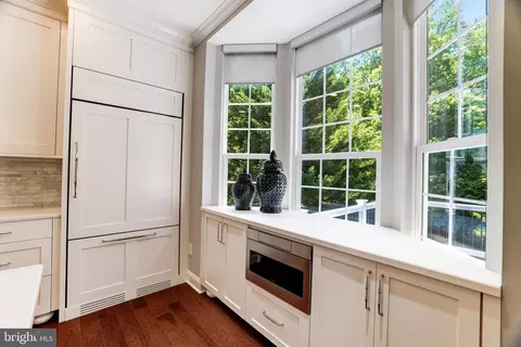 Kitchen - 16138 Dancing Leaf Pl, Dumfries, VA 22025 photo 6 of 12
