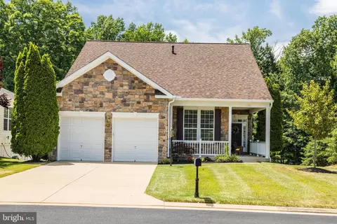 Exterior - 16138 Dancing Leaf Pl, Dumfries, VA 22025 photo 5 of 18