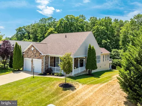 Exterior - 16138 Dancing Leaf Pl, Dumfries, VA 22025 photo 3 of 18