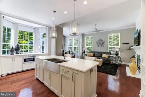 Kitchen - 16138 Dancing Leaf Pl, Dumfries, VA 22025 photo 7 of 12