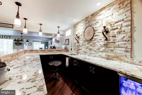 Kitchen - 16138 Dancing Leaf Pl, Dumfries, VA 22025 photo 12 of 12
