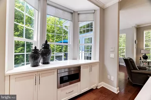 Kitchen - 16138 Dancing Leaf Pl, Dumfries, VA 22025 photo 4 of 12