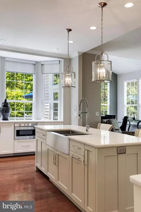Kitchen - 16138 Dancing Leaf Pl, Dumfries, VA 22025 photo 8 of 12