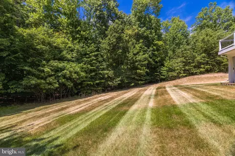 Exterior - 16138 Dancing Leaf Pl, Dumfries, VA 22025 photo 15 of 18