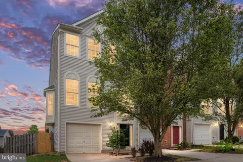 14229 Hunters Run Way, Gainesville, VA 20155