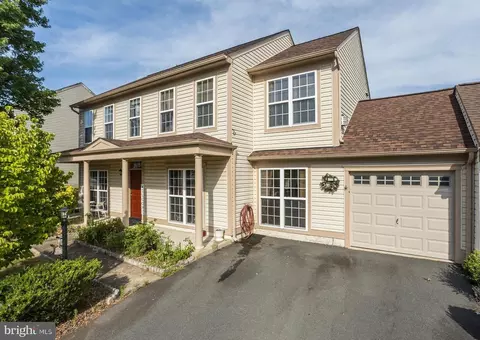 16924 Gentle Wood Ln, Dumfries, VA 22026